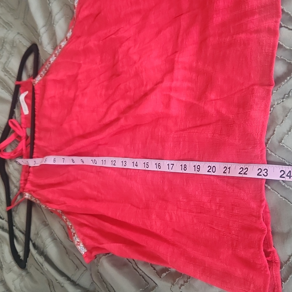 Active USA red top. Spaghetti straps. Size Large. Blue, brown, and white border. - Picture 10 of 10
